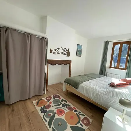 Maison Spacieuse A Avec Jardin Et Barbecue Guchen
