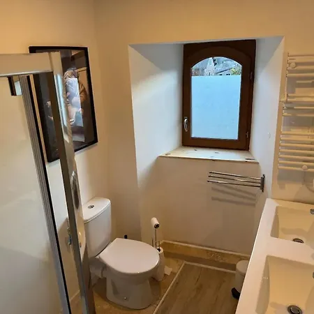 Maison Spacieuse A Avec Jardin Et Barbecue Guchen